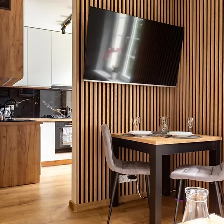 아파트 Old Town Elegant By Bookinghost