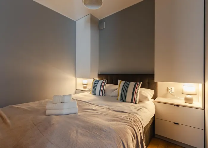 Apartment Old Town Elegant By Bookinghost